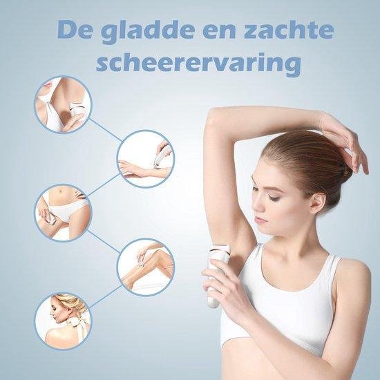 Ladyshave met vrouwelijk model 